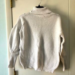 Puffy sleeve white sweater